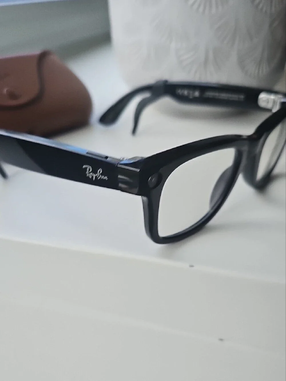 Ray-Ban META Glasses w/ Brown Leatherette Charging Case